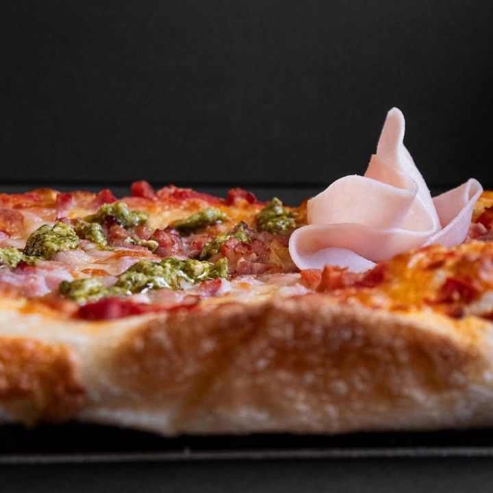 Coca de massa mare amb pesto | Can Tomàs